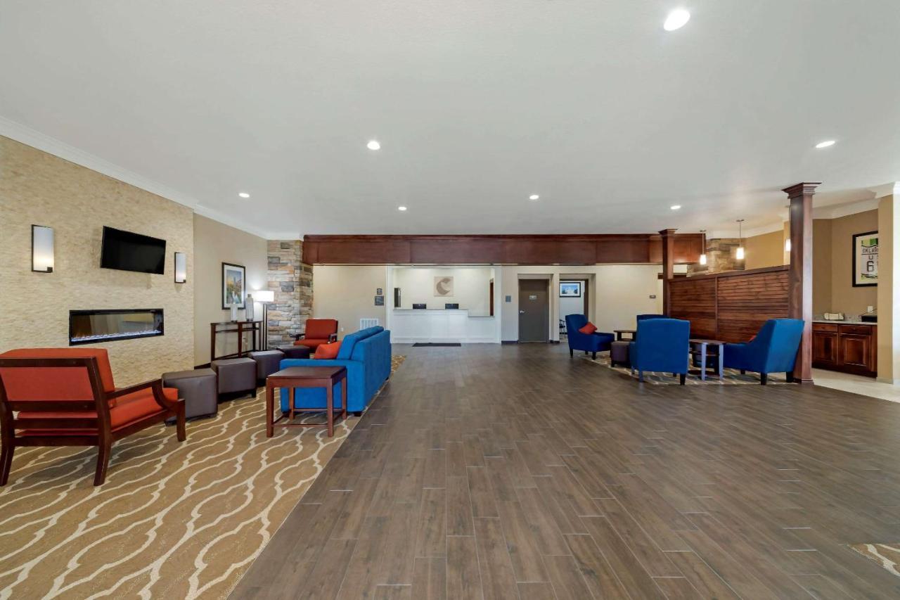 Comfort Inn & Suites Harrah Choctaw Buitenkant foto