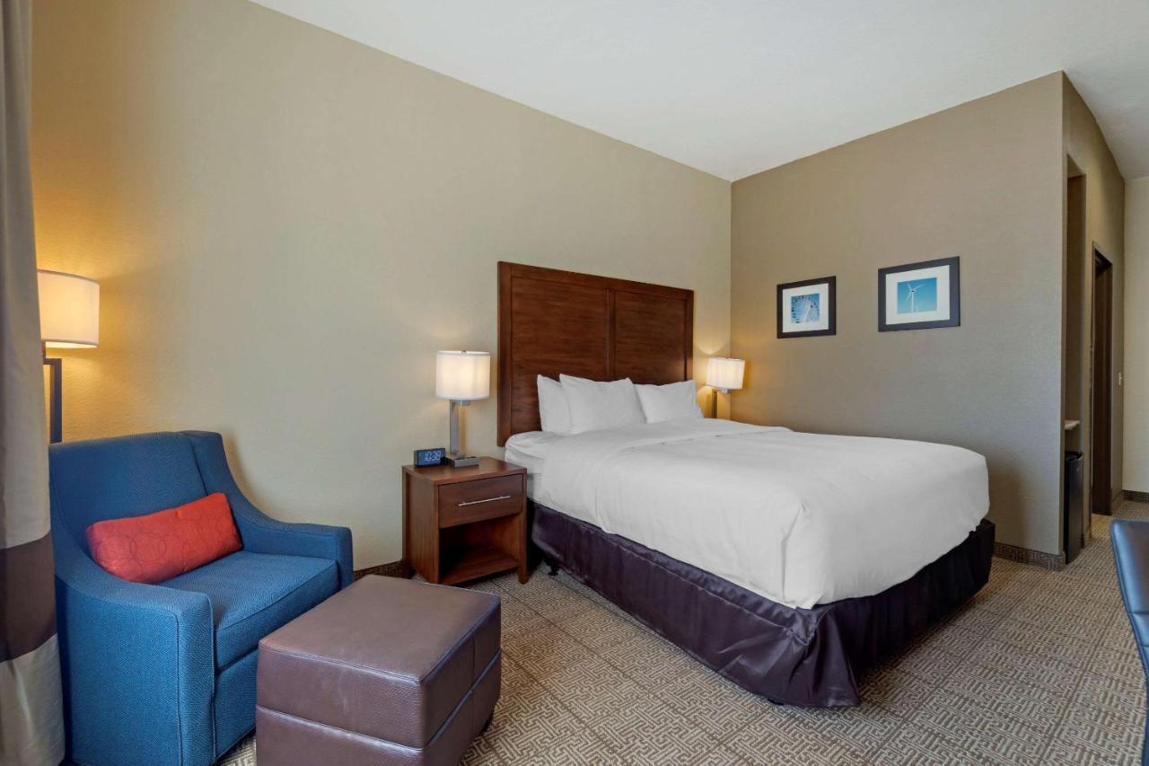 Comfort Inn & Suites Harrah Choctaw Buitenkant foto