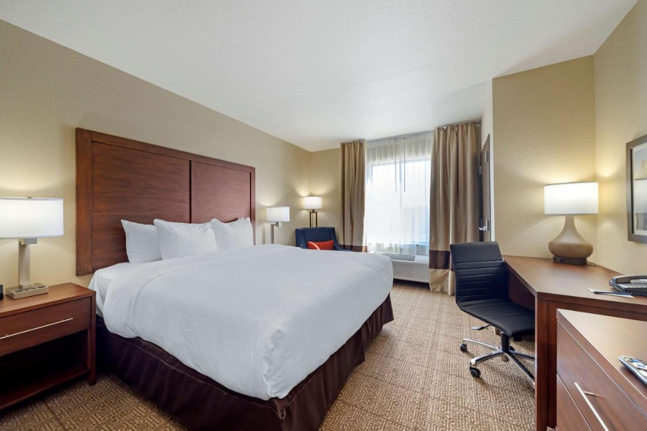 Comfort Inn & Suites Harrah Choctaw Buitenkant foto