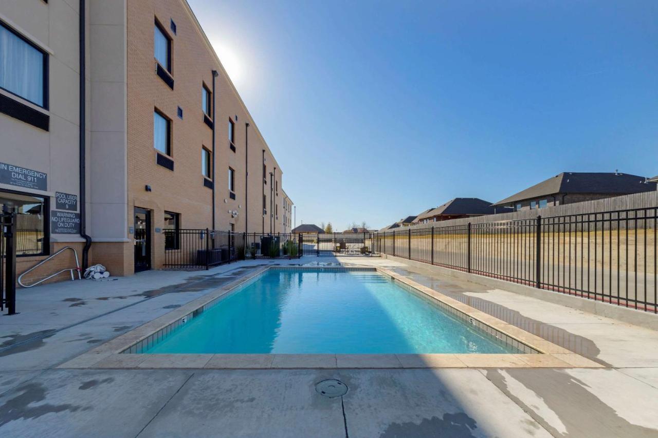 Comfort Inn & Suites Harrah Choctaw Buitenkant foto