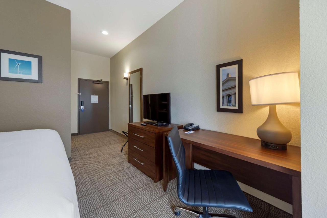 Comfort Inn & Suites Harrah Choctaw Buitenkant foto