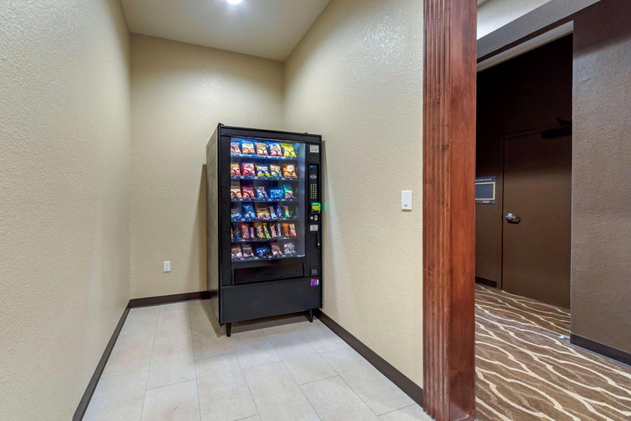 Comfort Inn & Suites Harrah Choctaw Buitenkant foto