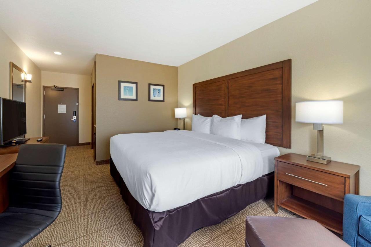 Comfort Inn & Suites Harrah Choctaw Buitenkant foto