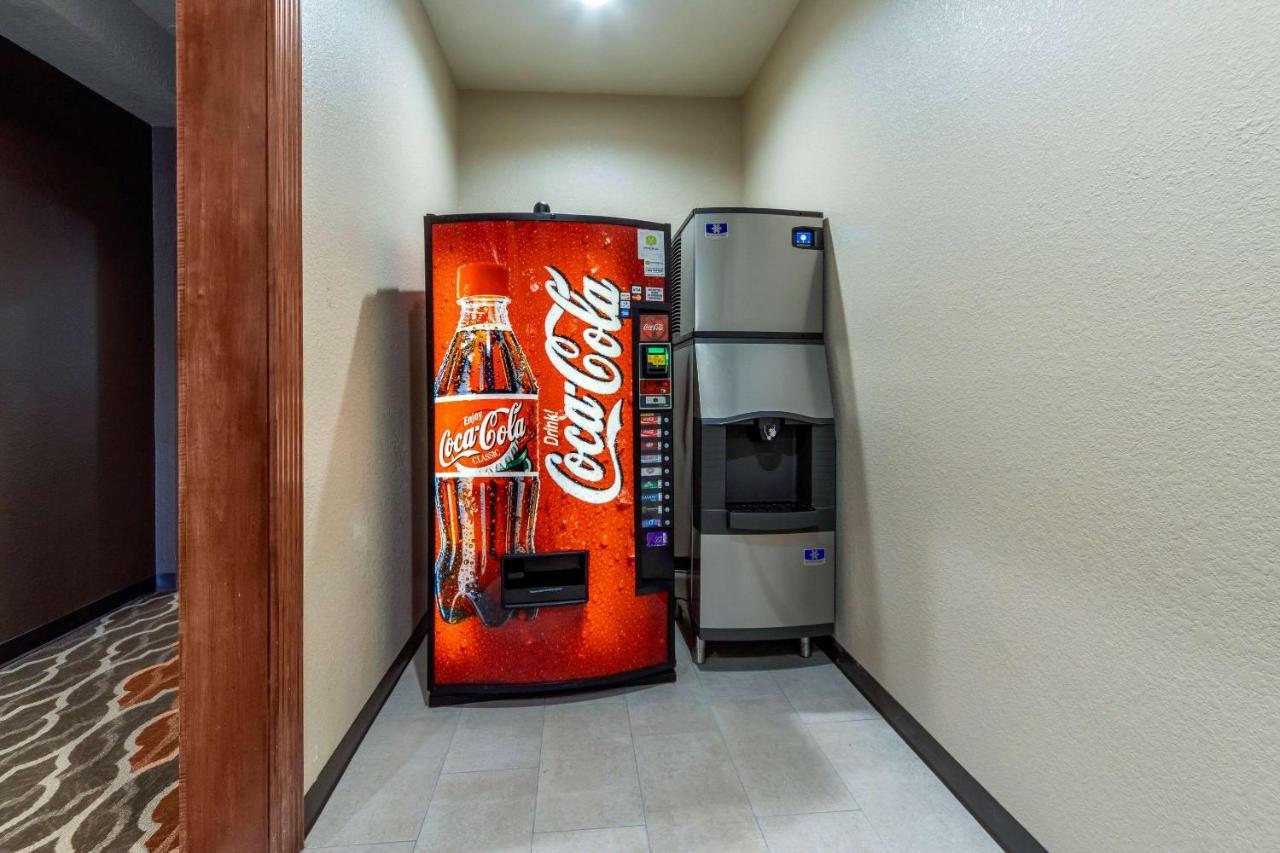 Comfort Inn & Suites Harrah Choctaw Buitenkant foto