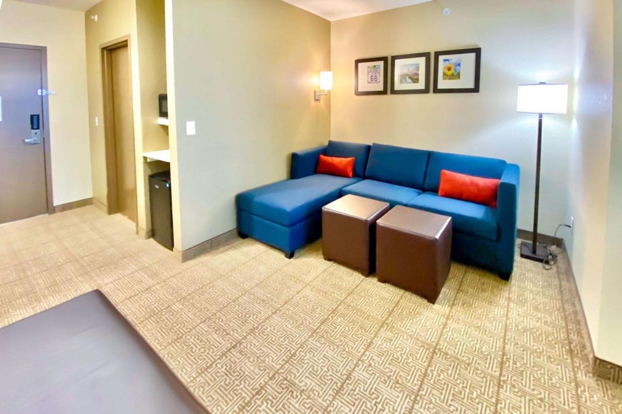 Comfort Inn & Suites Harrah Choctaw Buitenkant foto