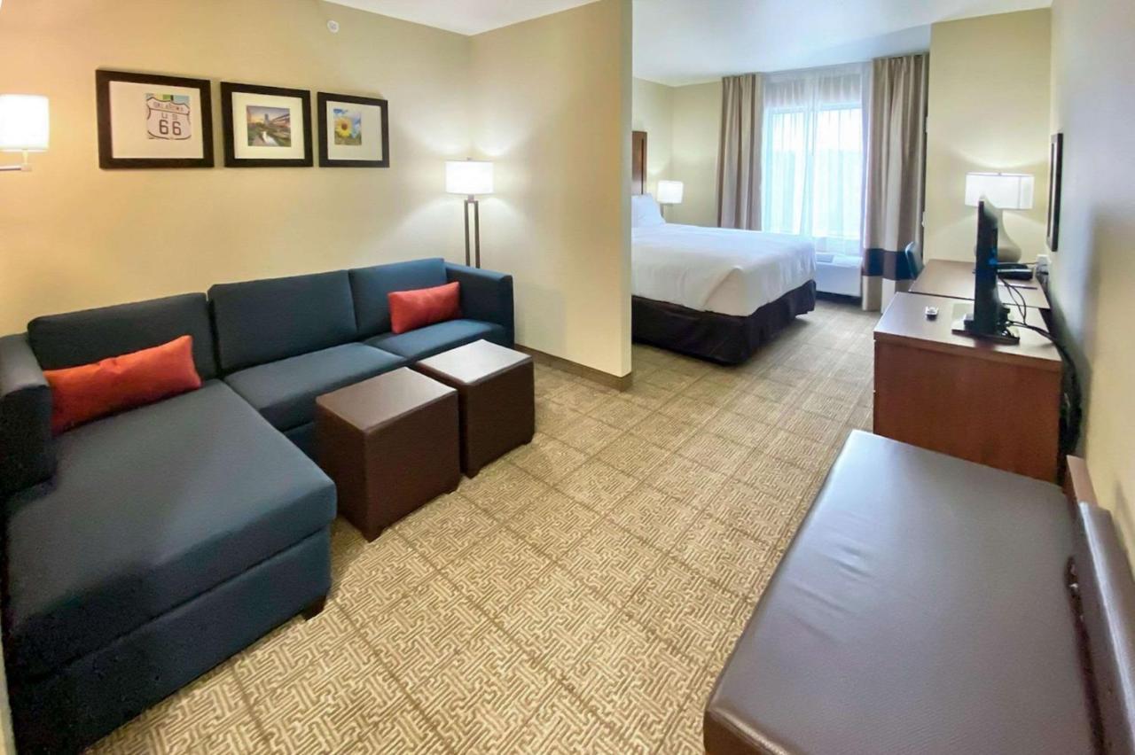 Comfort Inn & Suites Harrah Choctaw Buitenkant foto
